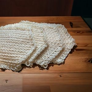 Vintage crochet 1970 ivory place mats 12x19 (4)